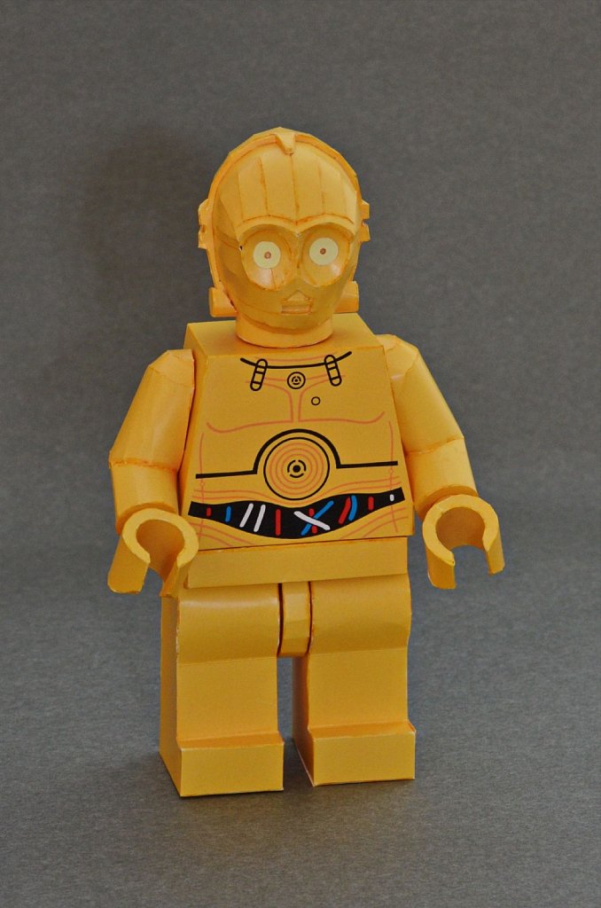 LEGO C-3PO (front)